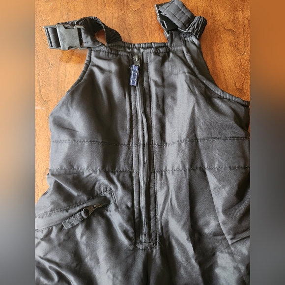 Oshkosh Toddler Snowbib Size 2T - Picture 2 of 10